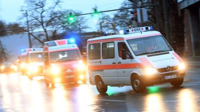 Bayern: Mann wird nach tödlichem Unfall auf Straße liegen gelassen