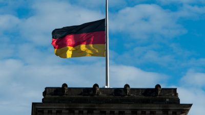 Barcelona-Anschlag: Innenminister ordnet Trauerbeflaggung an – Merkel und Schulz schränken Wahlkampf ein