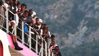 Italien „kann die Last nicht verkraften“ – Außenminister: Die Flüchtlingsverteilung „funktioniert überhaupt nicht“