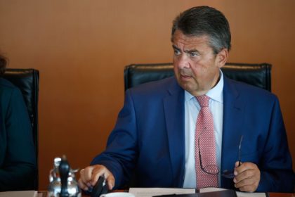 NATO-Verteidigungsausgaben: Gabriel wirft CDU/CSU “Unterwerfung” unter Trump vor