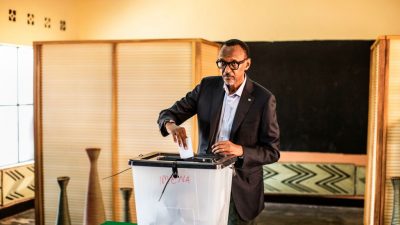 Ruandas Präsident Kagame mit überwältigender Mehrheit im Amt bestätigt