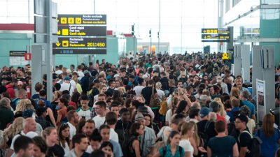 Sicherheitspersonal am Flughafen von Barcelona tritt in unbefristeten Streik – Zivilgarde übernimmt Sicherheitskontrolle
