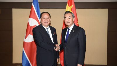 Wang Yi: China wird Handelssanktionen gegen Nordkorea zu „100 Prozent“ umsetzen