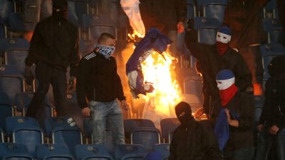 Der Fußball ist bedroht: Grünen-Chef Özdemir sieht nach Stadionkrawallen DFB in der Pflicht