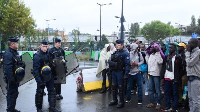 Paris: Polizei räumt wildes Flüchtlingscamp mit fast 2.500 Asylsuchenden