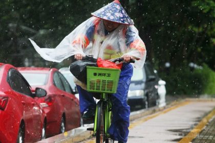 Taifun “Hato” stürzt Teile Chinas ins Chaos – Mindestens drei Tote