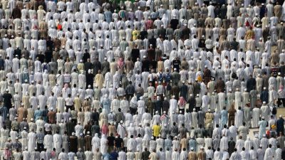 Rund zwei Millionen Muslime beten auf dem Berg Arafat