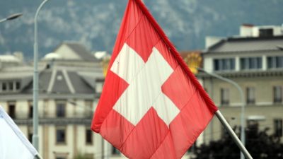 Polizei: Keine Schäden bei Gletscherabbruch in der Schweiz