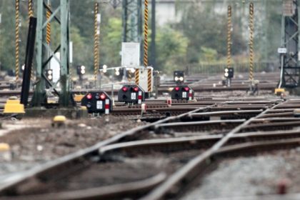Streckensperrung bei Karlsruhe wird noch Wochen dauern