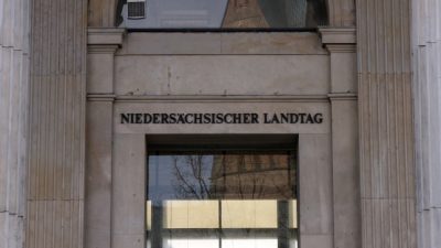 Niedersächsischer Landtag stimmt mit großer Mehrheit für Selbstauflösung
