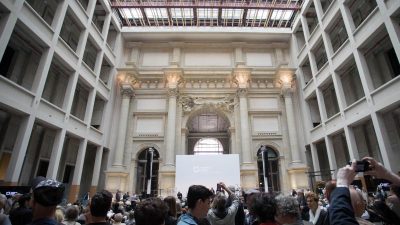 Streit ums Humboldt Forum in Berlin im wiedererbauten Schloss