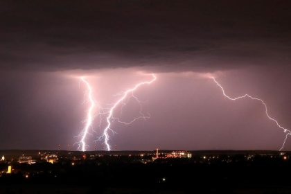 Wetterdienst warnt vor schweren Gewittern in Bayern
