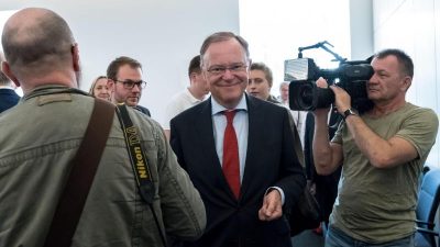 Bericht: Interne Dienstmail der Staatskanzlei könnte Weil in VW-Affäre entlasten