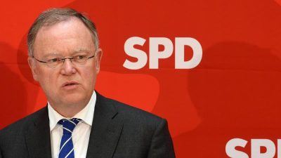 Niedersachsen wählt neuen Landtag: Enges Rennen erwartet