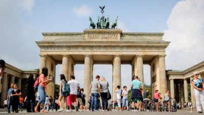 Airbnb-Reisende geben in Deutschland über eine Milliarde Euro aus