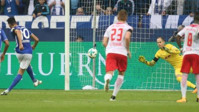 Perfekter Einstand für Tedesco: Schalke besiegt Leipzig 2:0