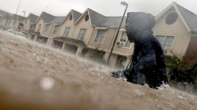 Tropensturm „Harvey“ bleibt hochgefährlich: Südtexas drohen weitere Regenfälle