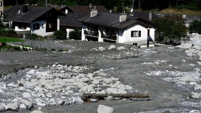 Zwei weitere Erdrutsche in den Schweizer Alpen – Keine Verletzten – Autobahn blockiert