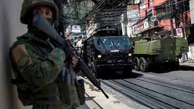 950 Soldaten werden in Favela eingesetzt – Kriegsszenen in Rio de Janeiro