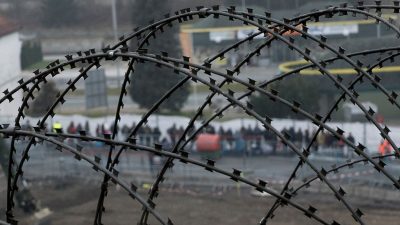 FPÖ-Innenminister will Asylbewerber „konzentriert“ unterbringen – Kickl mit NS-Vorwurf konfrontiert