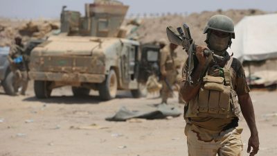 Armee: Heftige Gefechte zwischen irakischen Regierungstruppen und IS nahe Ramadi