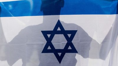 „Bibi geh‘ nach Hause“: Tausende Israelis demonstrieren erneut gegen korrupte Regierung