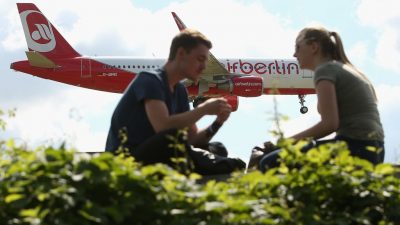 Nach Insolvenzantrag: Angeschlagene Air Berlin senkt Ticketpreise –  Ryanair zieht sich aus Bieterkampf zurück