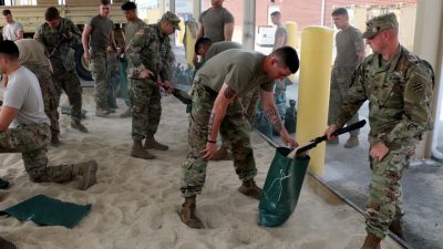 US-Militär mobilisiert tausende Soldaten in Erwartung von Hurrikan „Irma“