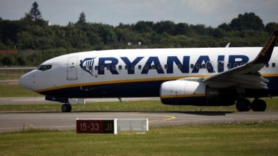 Ryanair kündigt weitere Flugstreichungen bis März 2018 an