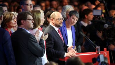 Schulz weist Merkel „große Verantwortung“ für AfD-Ergebnis zu