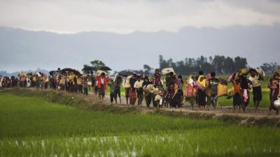 Schon rund 270.000 Rohingya aus Myanmar geflohen