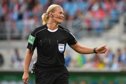 Bibiana Steinhaus gibt Bundesliga-Debüt