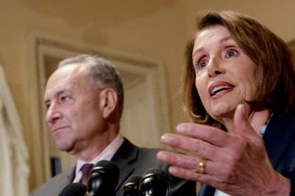 Pelosi fordert Trump zur Verschiebung seiner Rede zur Lage der Nation auf