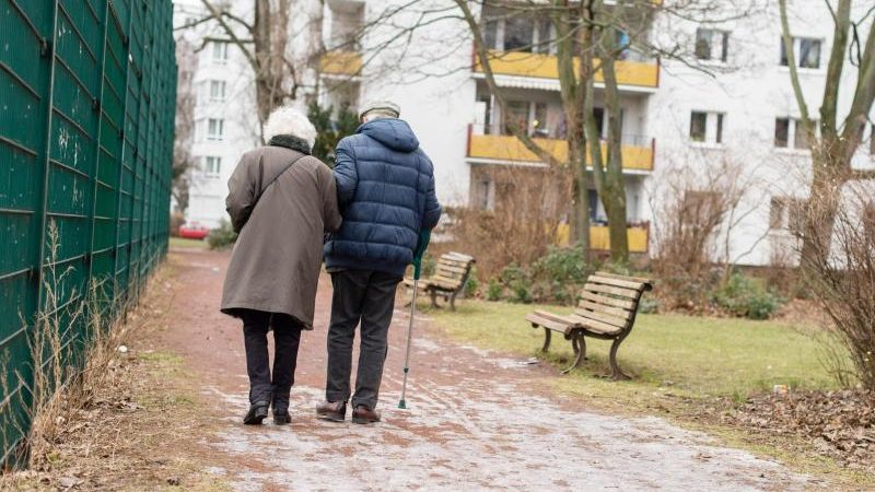 Jugendliebe fand nach 76 Jahren wieder zusammen – Die berührende Geschichte von Carl und Abby