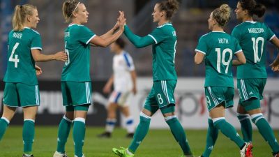 DFB-Frauen besiegen Tschechien in WM-Qualifikation 1:0