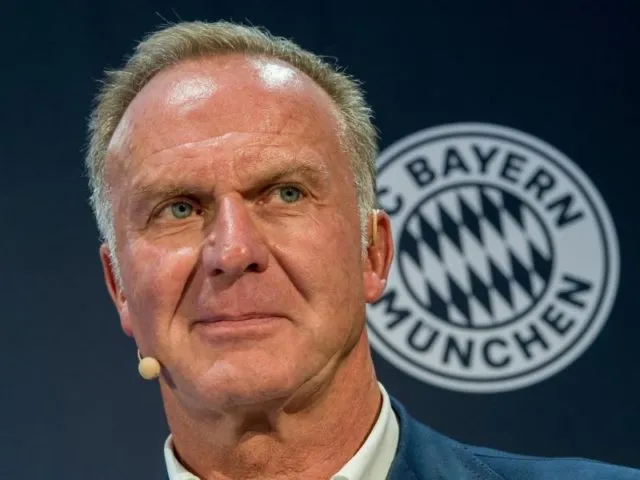 In der Partie des FC Bayern München in Paris sieht Vorstandschef Karl-Heinz Rummenigge ein Prestige-Spiel. Foto: Peter Kneffel/dpa