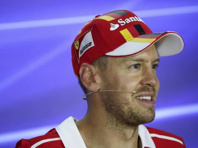 Sebastian Vettel will den Rückstand im WM-Kampf bis zum Saisonende noch aufholen. Foto: Yong Teck Lim/dpa