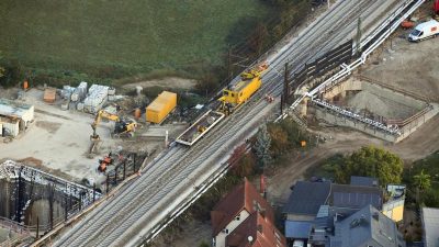 Am Montag sollen die Züge auf der Rheintalbahn wieder rollen