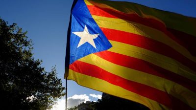Katalanische Separatisten protestieren bei einer Großdemo in Madrid