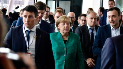 Rede von Kanzlerin Merkel in Dresden + Video