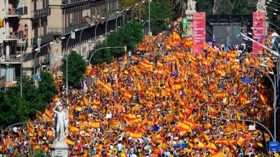 LIVESTREAM: 350.000 bis 950.000 Menschen – Großdemonstration für die Einheit Spaniens