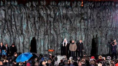 Staatschef Putin weiht „Mauer der Trauer“ für Opfer politischer Repression ein