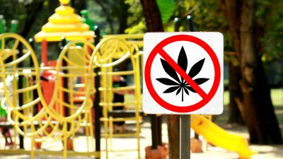 „Für unsere Kinder!“ – Vater setzt starkes Zeichen gegen Drogendealer auf Kinderspielplatz