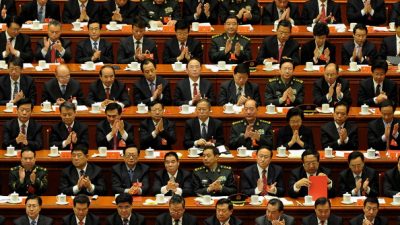 Ehemaliges Mitglied von Chinas Politbüro wird der Korruption beschuldigt