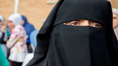 UN-Menschenrechtsausschuss rügt Verbot von Gesichtsschleier Nikab in Frankreich