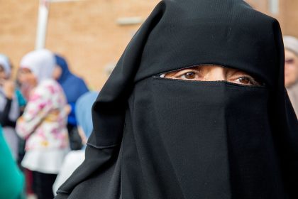 UN-Menschenrechtsausschuss rügt Verbot von Gesichtsschleier Nikab in Frankreich