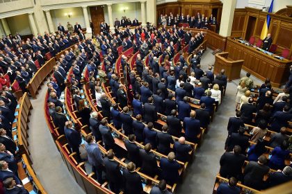 Gegen Korruption: Hunderte demonstrieren friedlich vor ukrainischem Parlament
