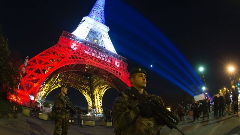 Frankreich: Ausnahmezustand wird teilweise zum Gesetz – „geeignetes Mittel“ im Kampf gegen den Terrorismus