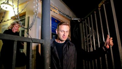 Nach 20 Tagen Haft: Russischer Oppositionspolitiker Nawalny aus Gefängnis entlassen