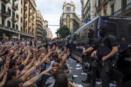 “Gewalt kann nie ein Instrument der Politik sein”: Spanien nach Referendum unter internationalem Druck